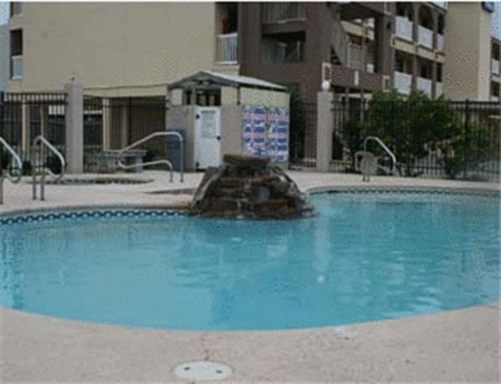 Days Inn By Wyndham Corpus Christi Beach Зручності фото